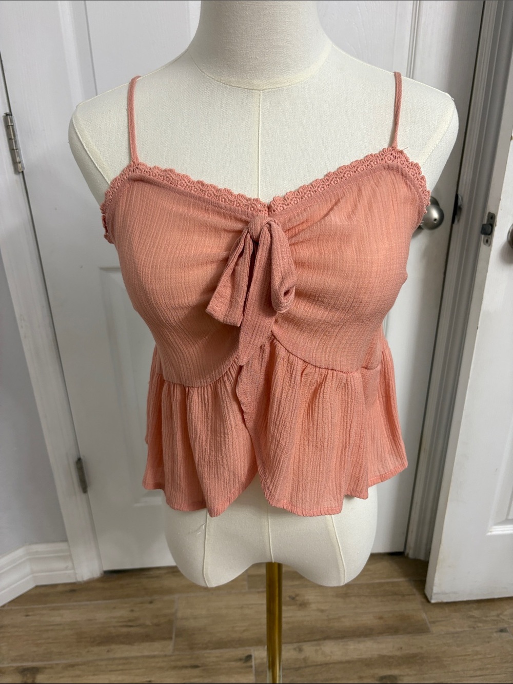 Women’s Lace-Trim Tie-Front Peplum Cami Top - Peach